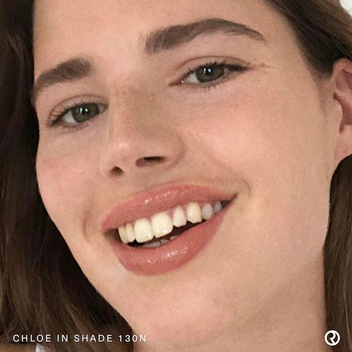 Bajo Pedido - Rare Beauty by Selena Gomez Liquid Touch Weightless Foundation | Base Líquida de Cobertura Natural y Ligera