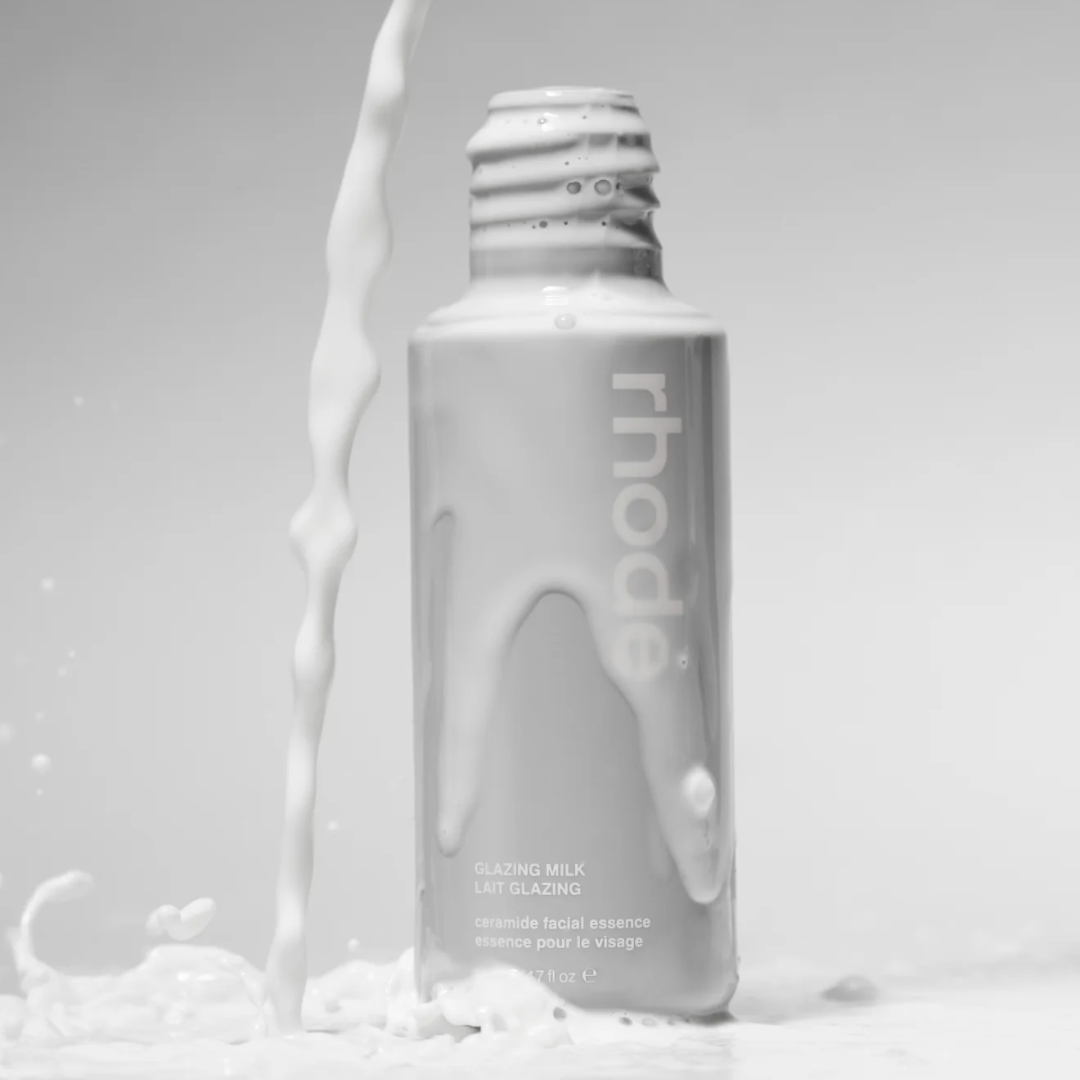 Rhode Glazing Milk – Esencia Hidratante Iluminadora con Ceramidas y Beta-Glucano (120ml)
