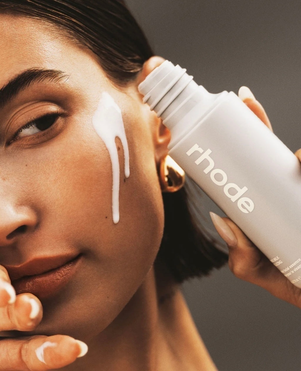 Rhode Glazing Milk – Esencia Hidratante Iluminadora con Ceramidas y Beta-Glucano (120ml)