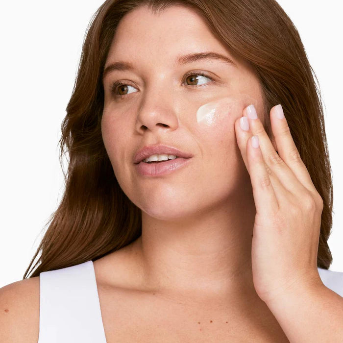 BAJO PEDIDO - Clinique Dramatically Different Moisturizing Lotion+ – Loción Hidratante Para Reparar La Barrera Cutánea 125 ML