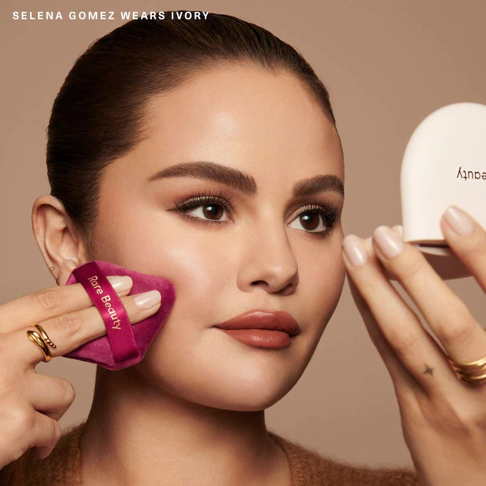 BAJO PEDIDO - Rare Beauty by Selena Gomez True to Myself Tinted Pressed Finishing Powder — Polvo Compacto Sin Talco Con Acabado Natural Y Luminoso