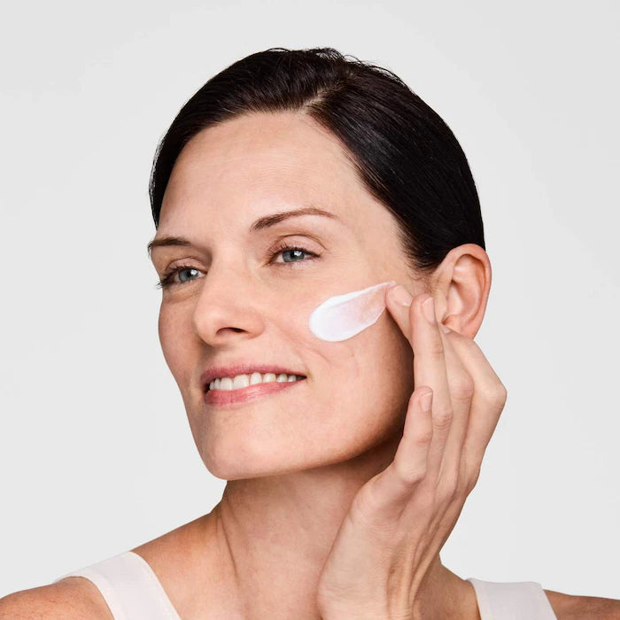 BAJO PEDIDO - Estée Lauder DayWear Anti-Oxidant 24-Hour Moisturizer Cream SPF 15 for Normal/Combination Skin — Crema Hidratante Antioxidante De 24 Horas Con Protección Solar