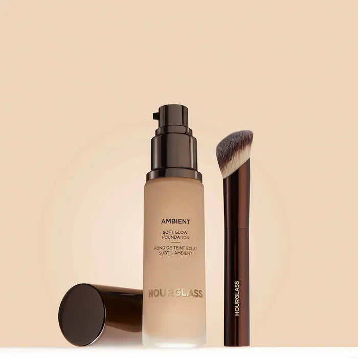 BAJO PEDIDO - Hourglass Ambient Soft Glow Foundation Brush — Brocha Profesional para Base con Acabado Luminoso