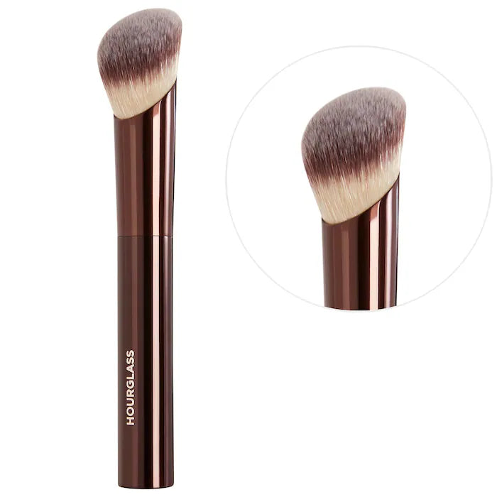 BAJO PEDIDO - Hourglass Ambient Soft Glow Foundation Brush — Brocha Profesional para Base con Acabado Luminoso