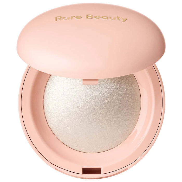 Rare Beauty by Selena Gomez Positive Light Silky Touch Highlighter — Iluminador En Polvo Sedoso Con Brillo Luminoso Natural