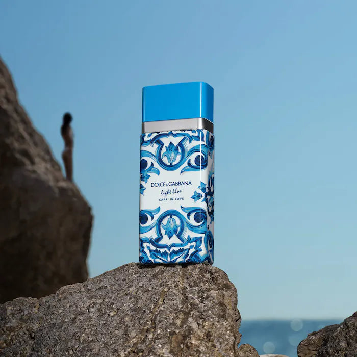 SALE  BAJO PEDIDO - Dolce & Gabbana Light Blue Capri in Love Eau de Parfum with Jasmine & Apple — Perfume Femenino Floral Fresco Con Notas De Jazmín Y Manzana Verde