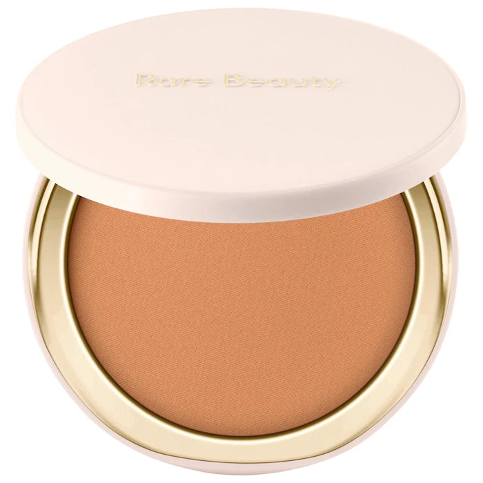 BAJO PEDIDO - Rare Beauty Warm Wishes Soft Matte Powder Bronzer — Bronzer en Polvo Mate Suave de Acabado Natural