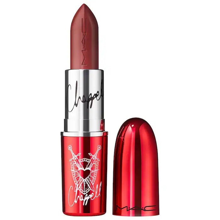 BAJO PEDIDO - MAC Viva Glam X Chappell Roan Lustreglass Sheer-Shine Lipstick "Roan Of Arc" – Labial Edición Especial Colección Benéfica